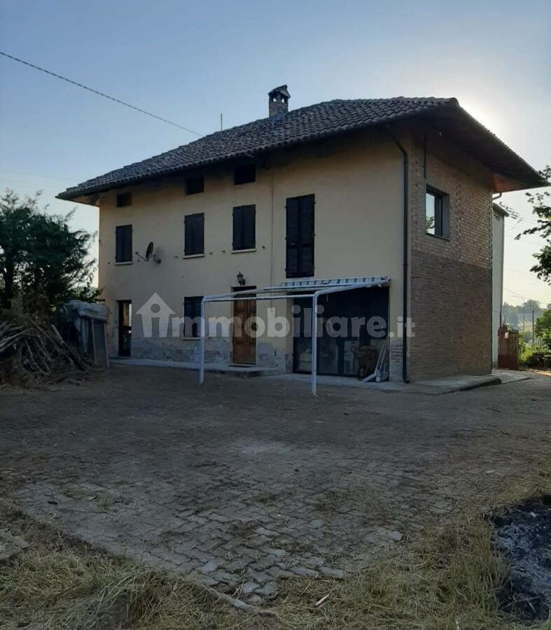 Villa For Sale In Moasca (at)
