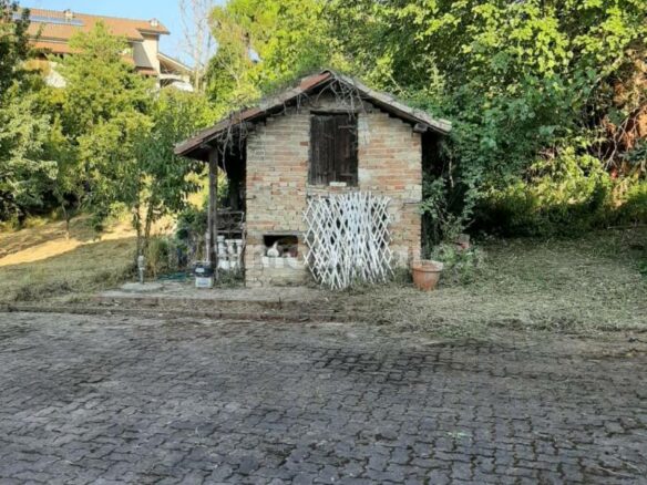 Villa For Sale In Moasca (at)