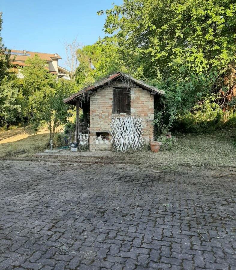 Villa For Sale In Moasca (at)