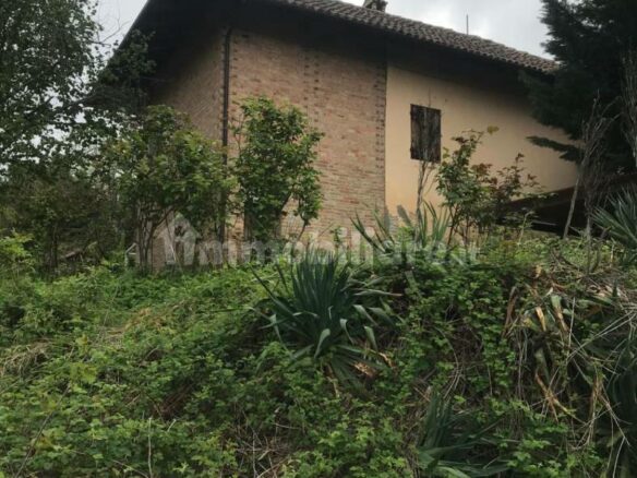 Villa For Sale In Moasca (at)
