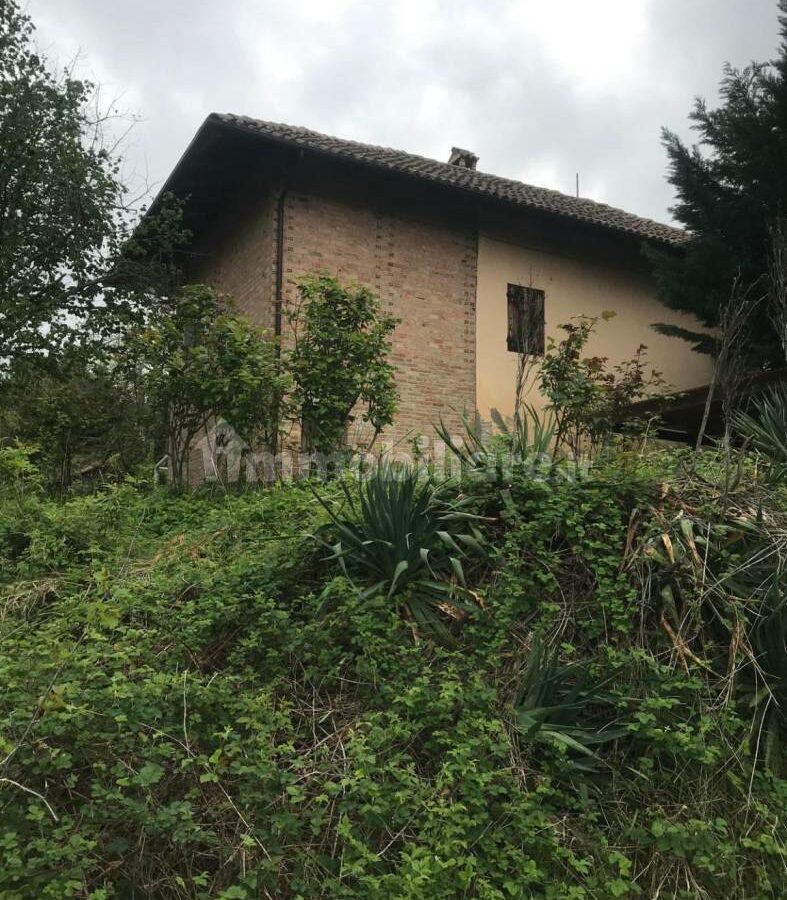 Villa For Sale In Moasca (at)
