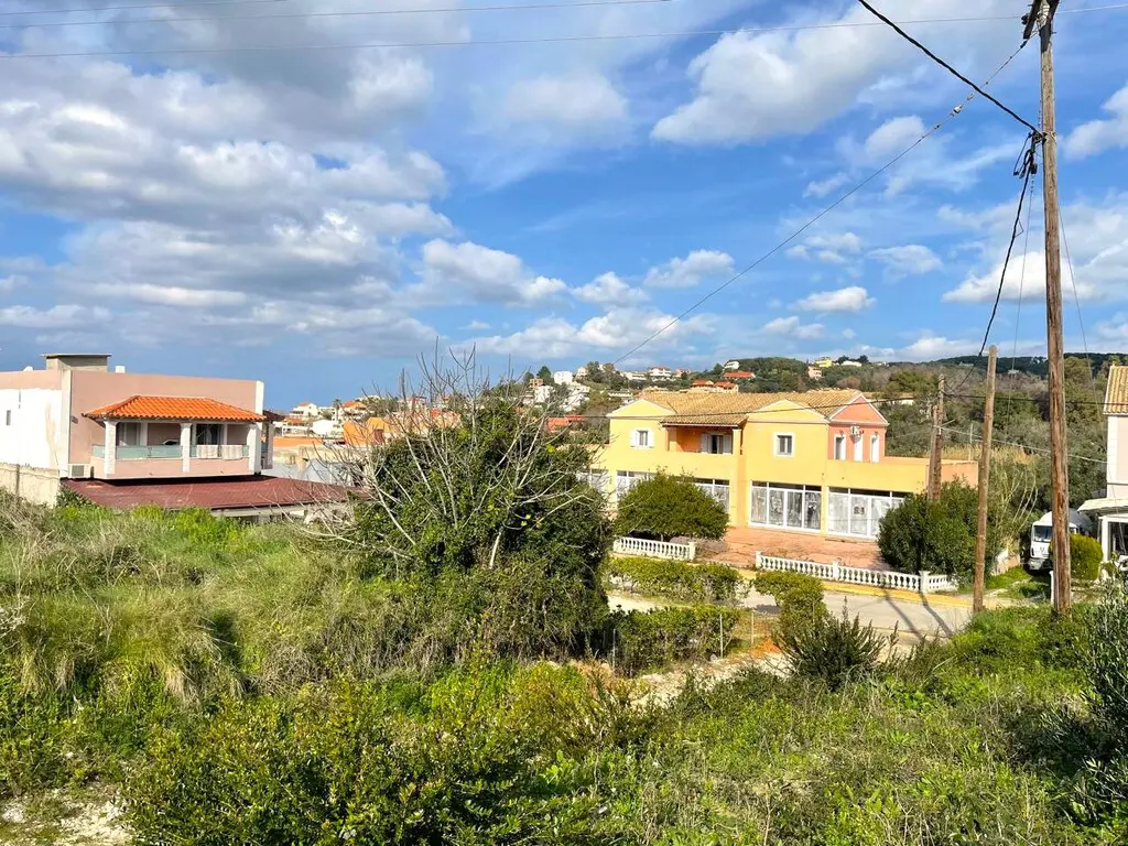Land Of 883 M² In Corfu