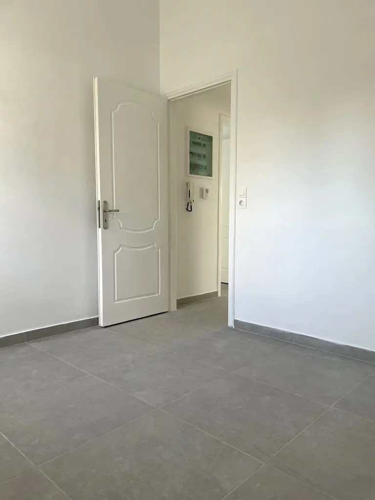 Flat Of 82 M² In Athens