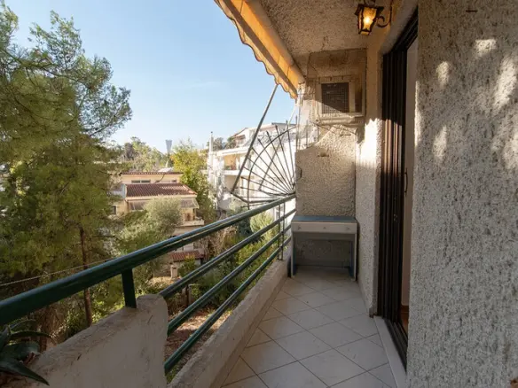3-bedroom Flat In Marousi, Greece (121 M²)