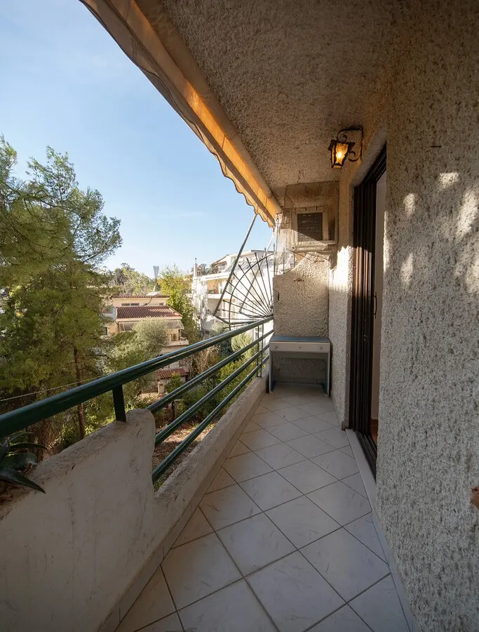 3-bedroom Flat In Marousi, Greece (121 M²)