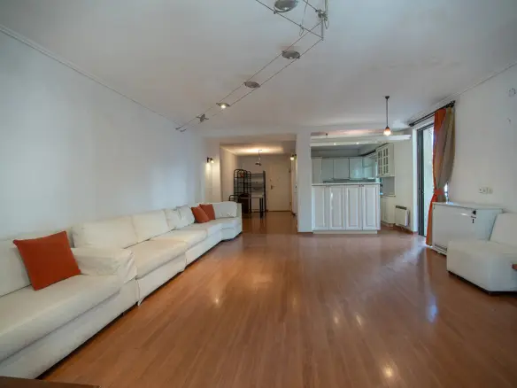 Flat Of 121 M² In Athens