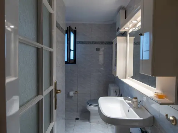 3-bedroom Flat In Marousi, Greece (121 M²)