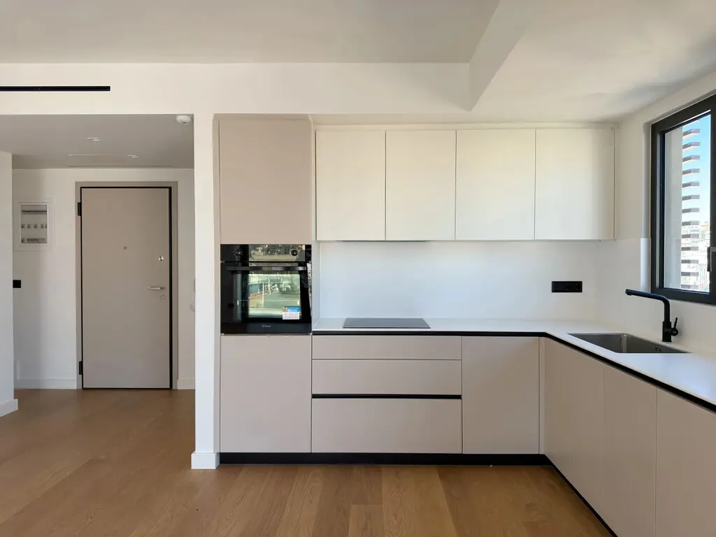3-bedroom Maisonette In Alimos, Greece (135 M²)
