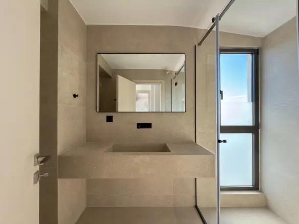 3-bedroom Maisonette In Alimos, Greece (135 M²)
