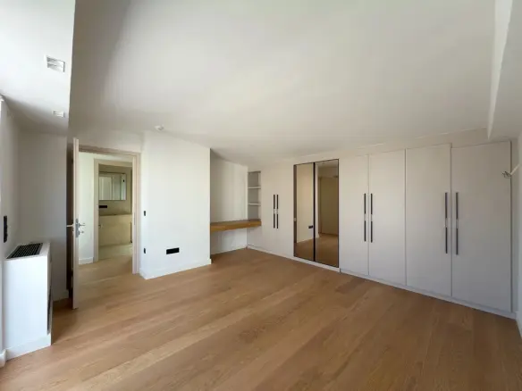 3-bedroom Maisonette In Alimos, Greece (135 M²)