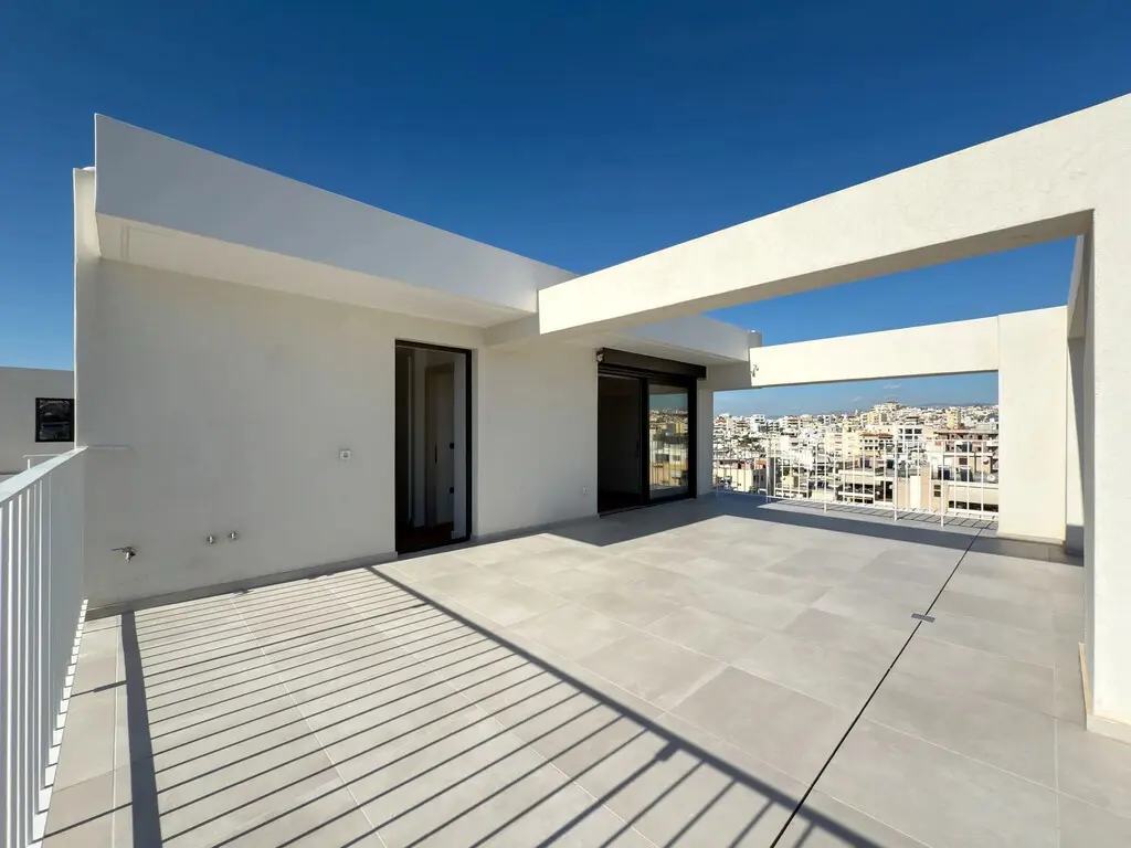 3-bedroom Maisonette In Alimos, Greece (135 M²)