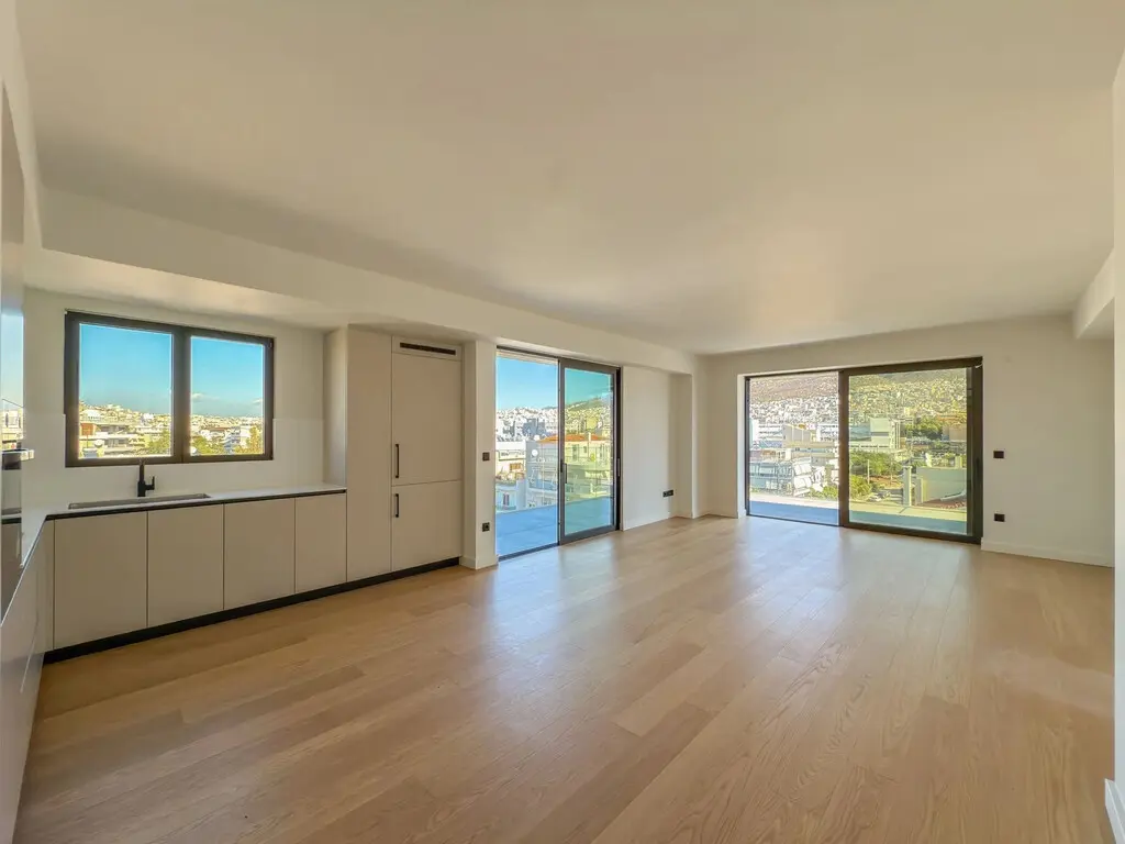 3-bedroom Maisonette In Alimos, Greece (135 M²)