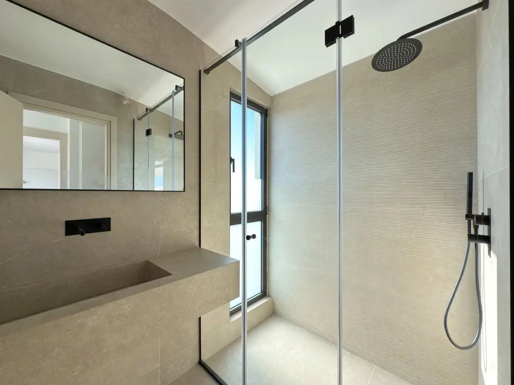 3-bedroom Maisonette In Alimos, Greece (135 M²)