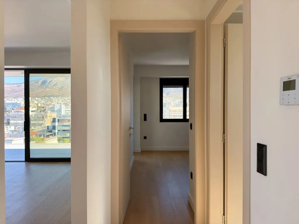 3-bedroom Maisonette In Alimos, Greece (135 M²)