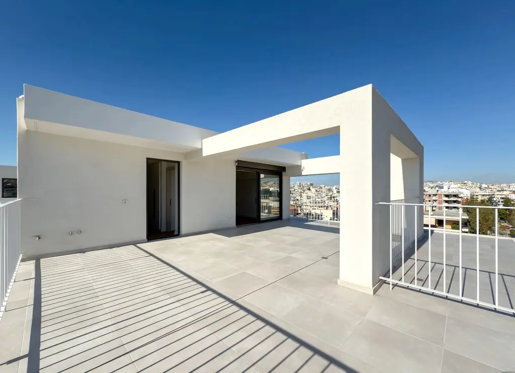 3-bedroom Maisonette In Alimos, Greece (135 M²)