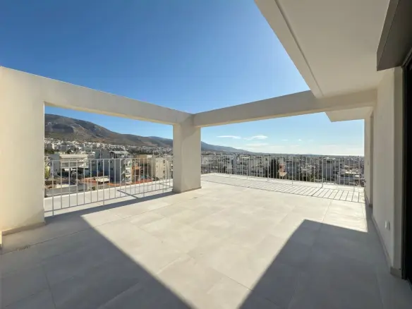 3-bedroom Maisonette In Alimos, Greece (135 M²)