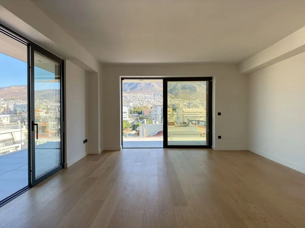 3-bedroom Maisonette In Alimos, Greece (135 M²)