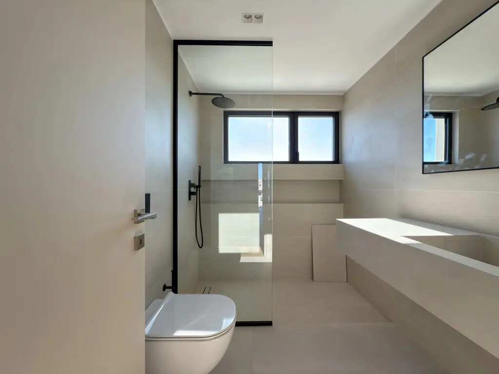 3-bedroom Maisonette In Alimos, Greece (135 M²)