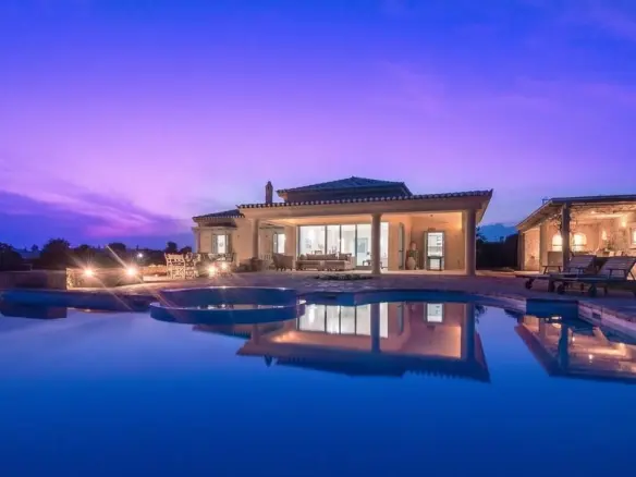 Villa Of 300 M² In Ermionida, Eastern Peloponnese