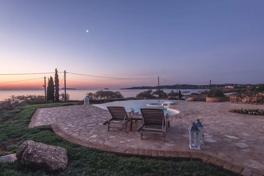 Villa Of 300 M² In Ermionida, Eastern Peloponnese