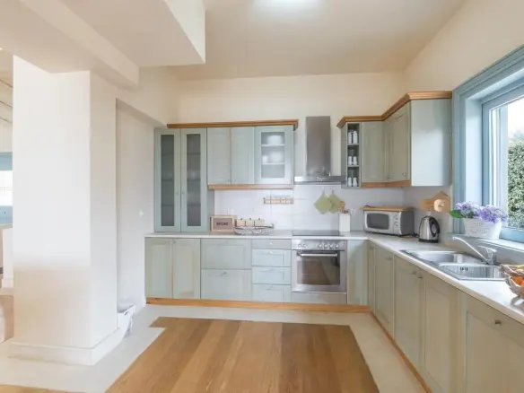 5-bedroom Villa In Kranidi, Greece (300 M²)
