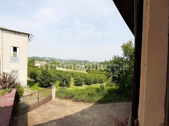 Villa For Sale In Moasca (at)