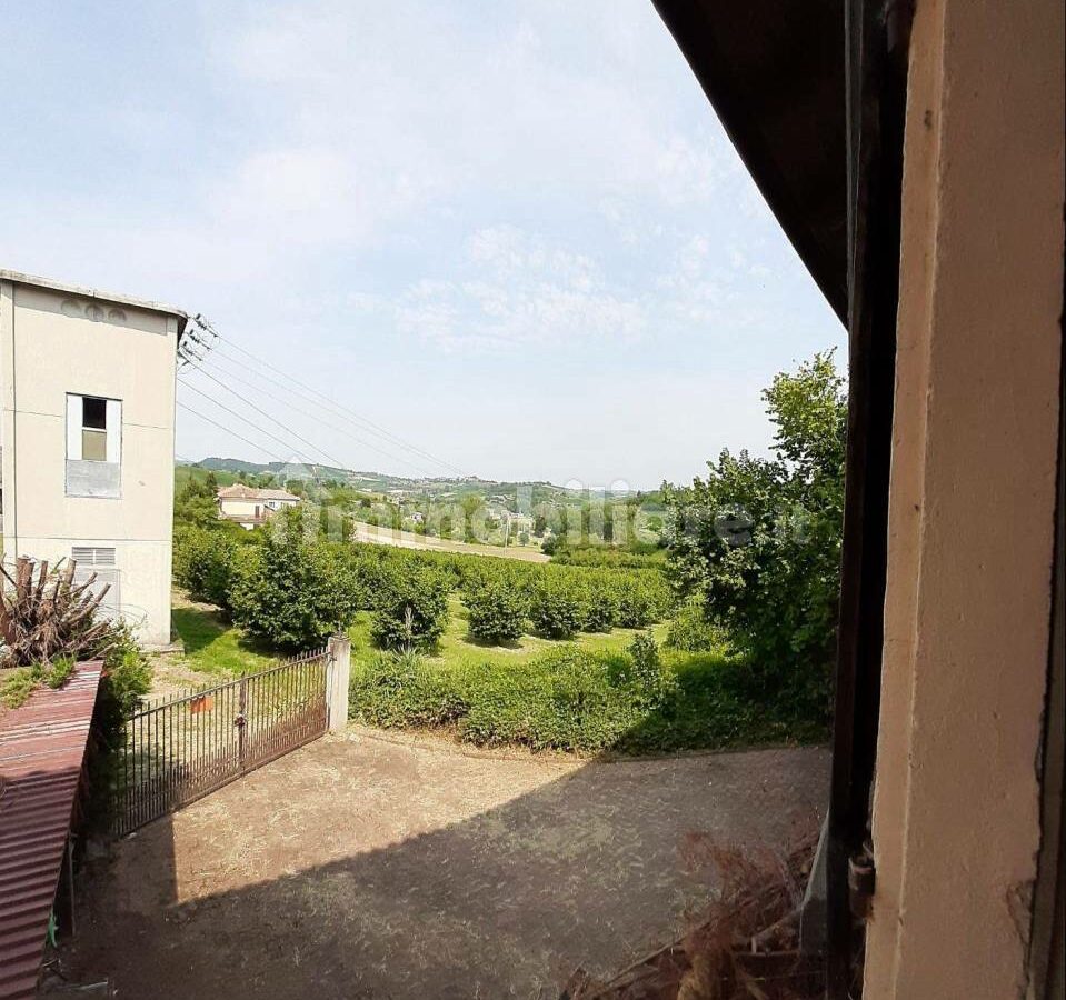 Villa For Sale In Moasca (at)
