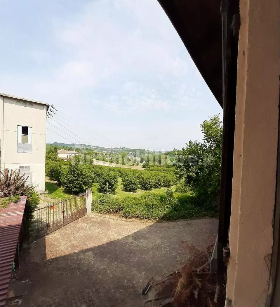 Villa For Sale In Moasca (at)
