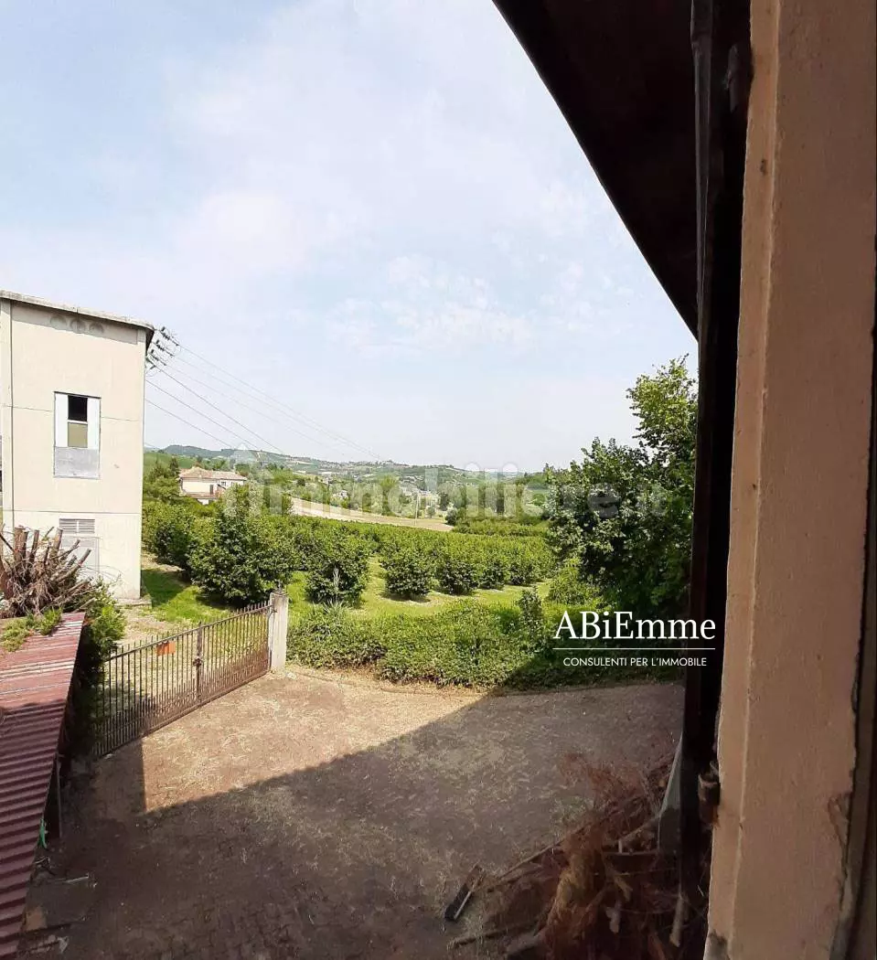 Villa For Sale In Moasca (at)