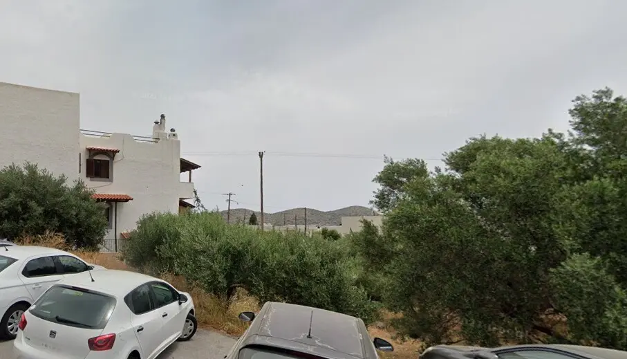 Land Of 748 M² In Crete