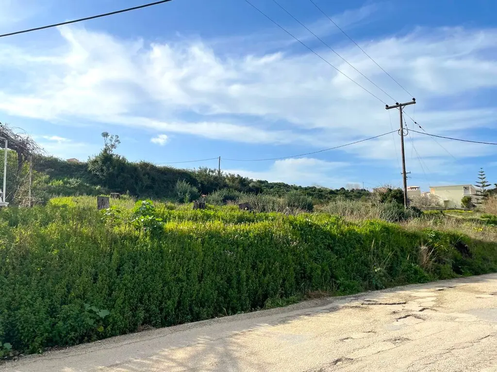 Land Of 883 M² In Corfu