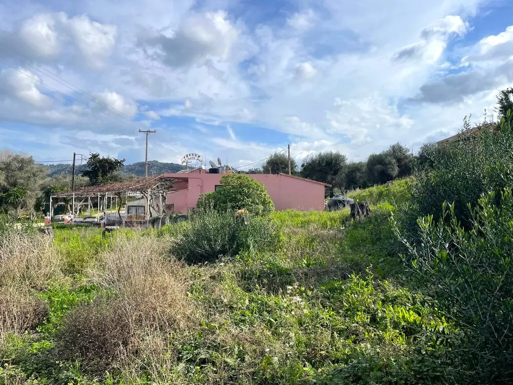 Land Of 883 M² In Corfu