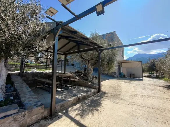 Detached House In Neapoli, Greece (288 M²)
