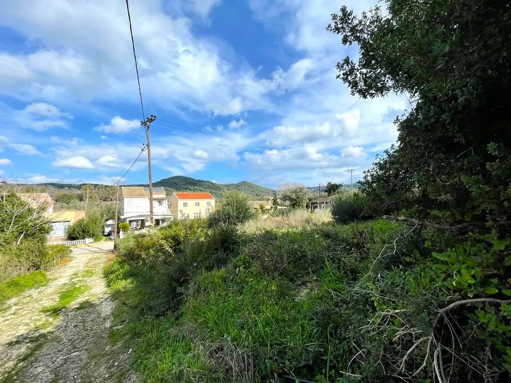 Land Of 883 M² In Corfu
