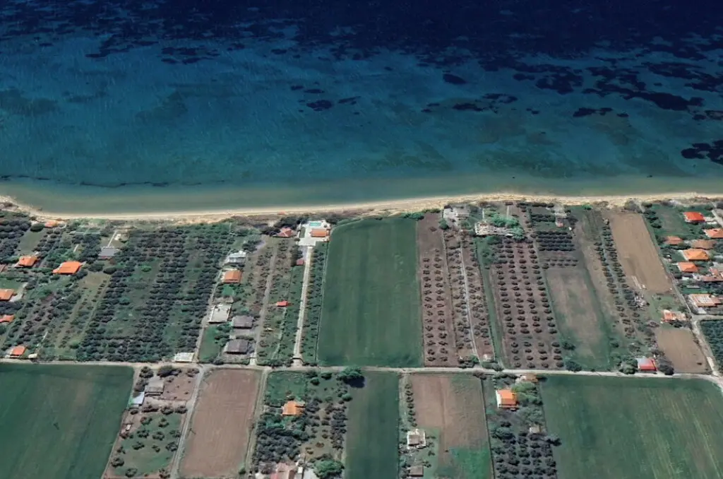 Land Of 9375 M² In The Suburbs Of Thessaloniki