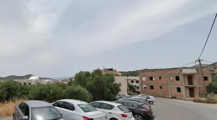 Land Of 748 M² In Crete