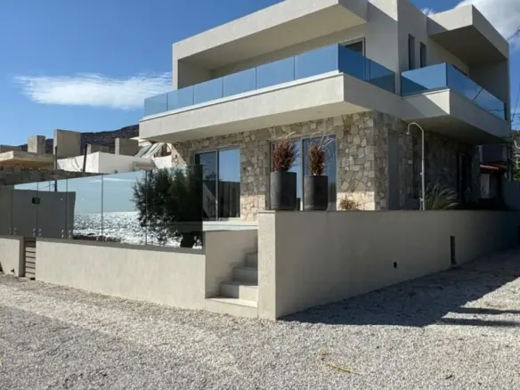 Villa Of 140 M² In Crete