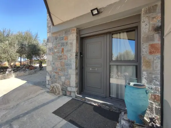 Detached House In Neapoli, Greece (288 M²)