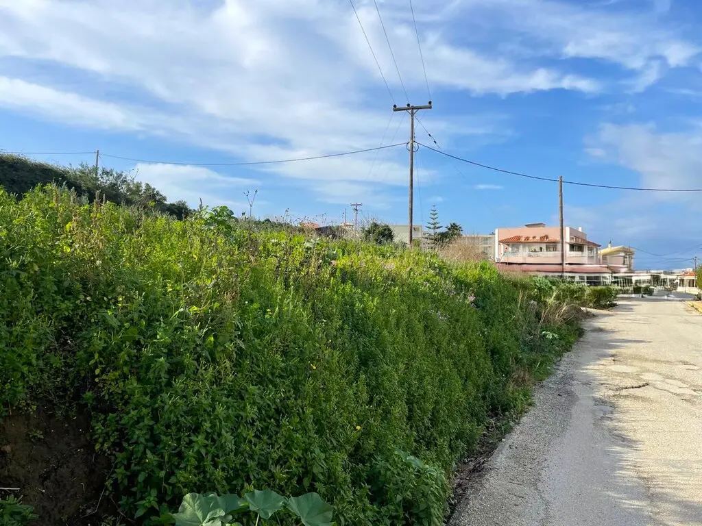 Land Of 883 M² In Corfu