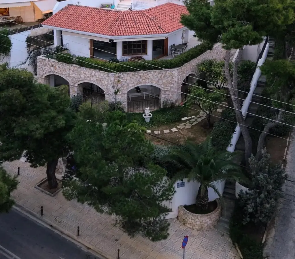 6-bedroom Maisonette In Vouliagmeni, Greece (380 M²)