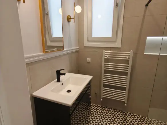 2-bedroom Flat In Center Of Thessaloniki, Greece (78 M²)