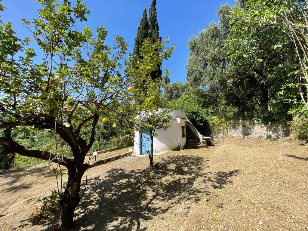 Land Of 2130 M² In Corfu