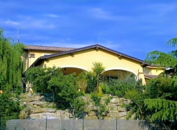 Twenty-family Villa Of 1000 M² With Garden And Terrace In Sutri
