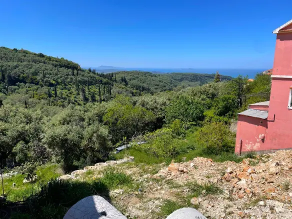 Land Of 710 M² In Corfu