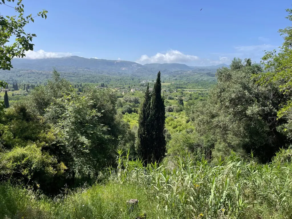 Land Of 2130 M² In Corfu