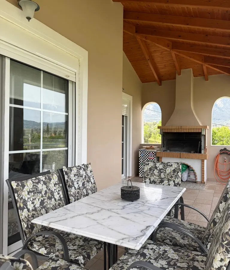 2-bedroom Maisonette In Amarinthos, Greece (145 M²)