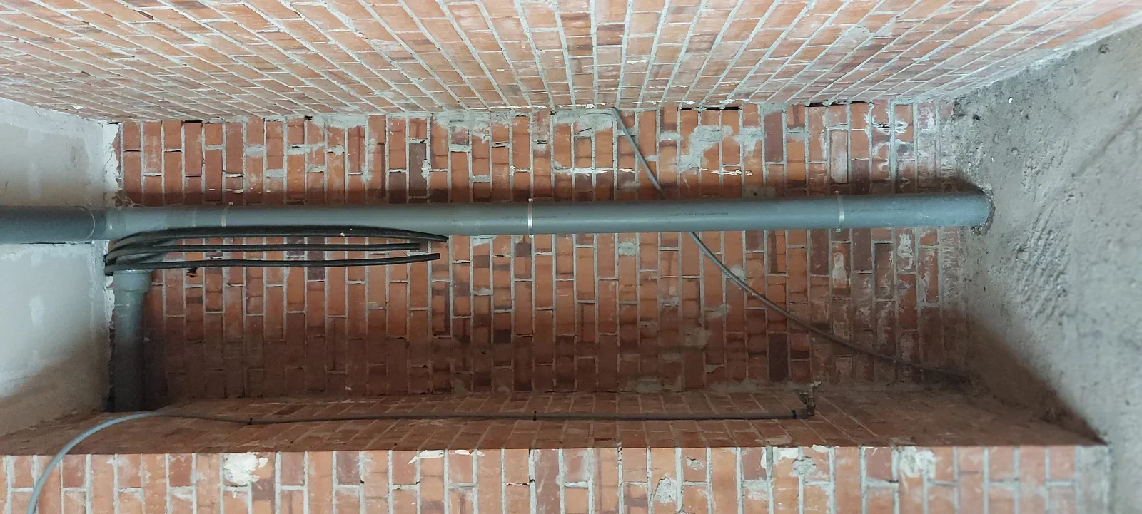 Commercial Of 83 M² In Girona, Spain