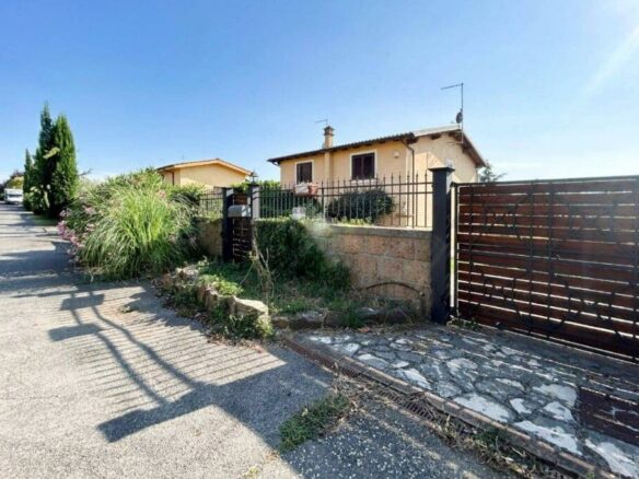 Stunning Semi-detached Villa In Colle Diana (sutri)
