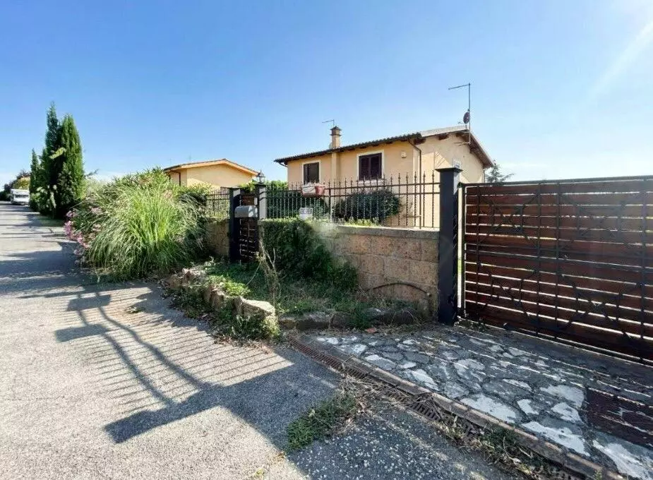 Twenty-family Villa Of 500 M² With Garden And Terrace In Sutri