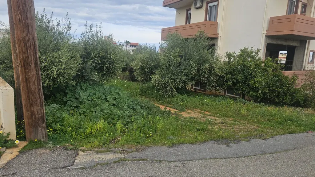 Land Of 1052 M² In Crete